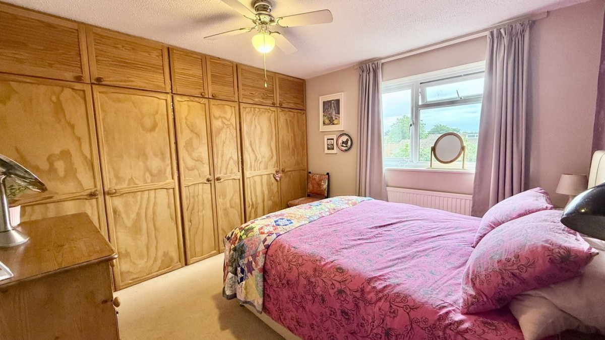 Chestnut Close, Frome