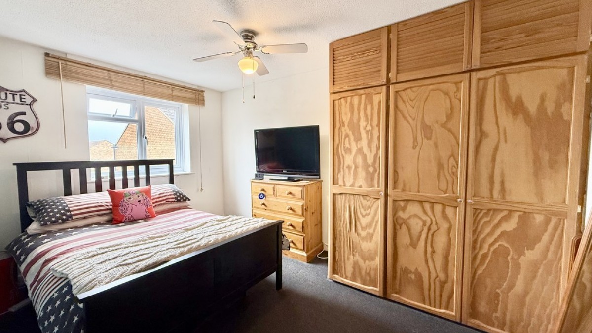 Chestnut Close, Frome