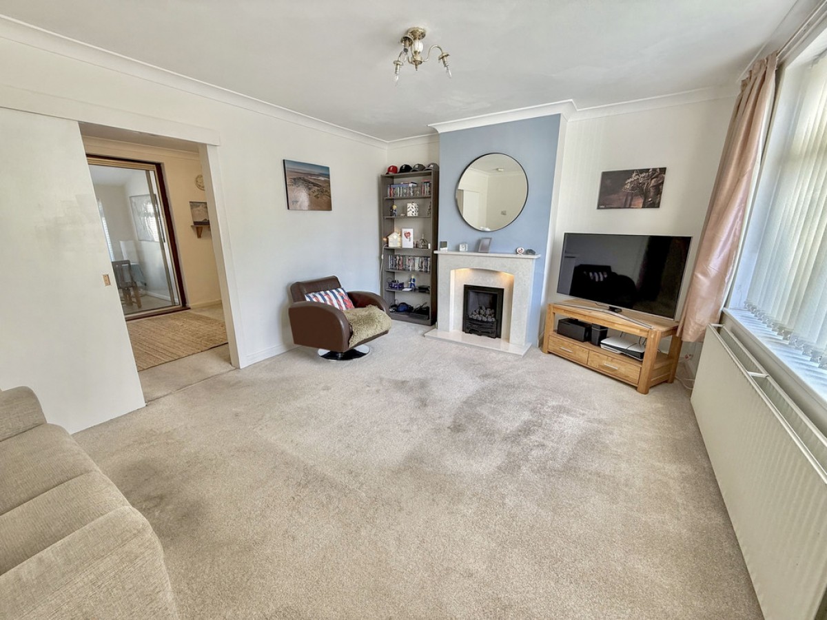 West Parade, Warminster