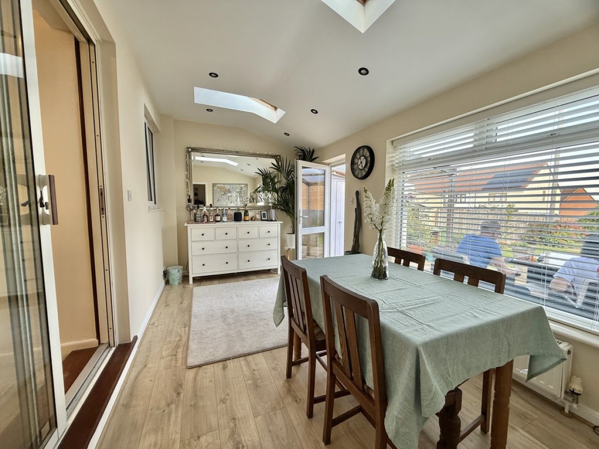 West Parade, Warminster