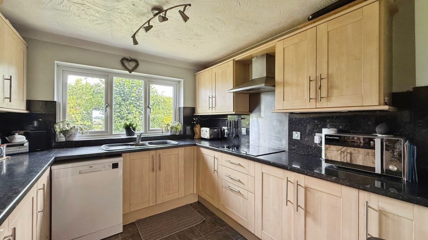 3 bedroom House for Sale Heathway, Corsley