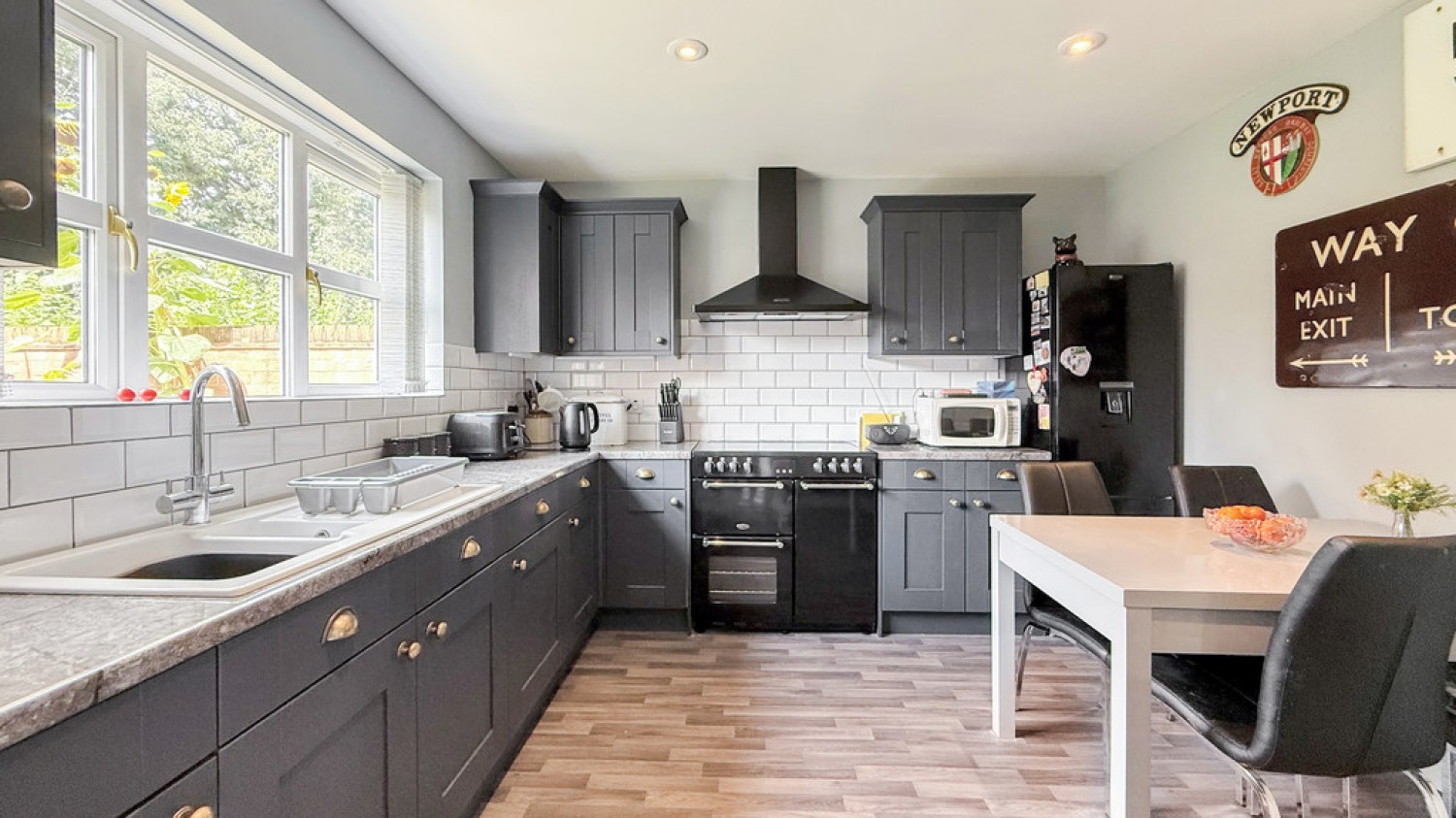 4 bedroom House for Sale Shire Way, Westbury