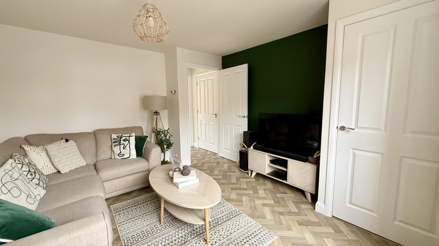 Mays Drive, Westbury