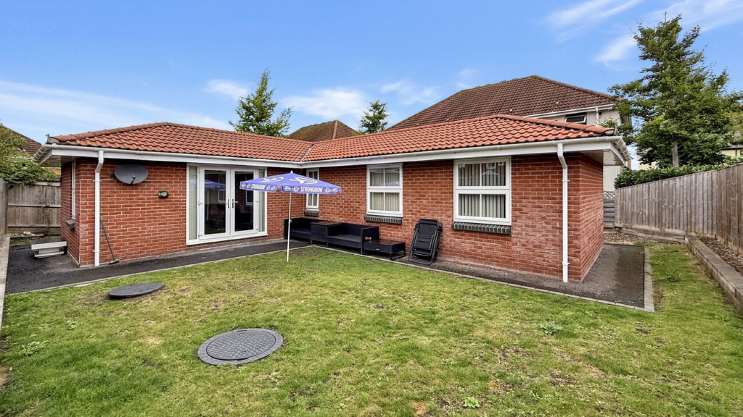 2 bedroom Bungalow for Sale Haynes Road, Westbury