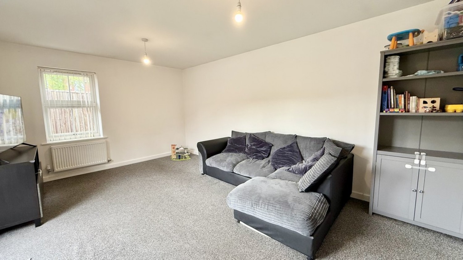 2 bedroom Bungalow for Sale Haynes Road, Westbury