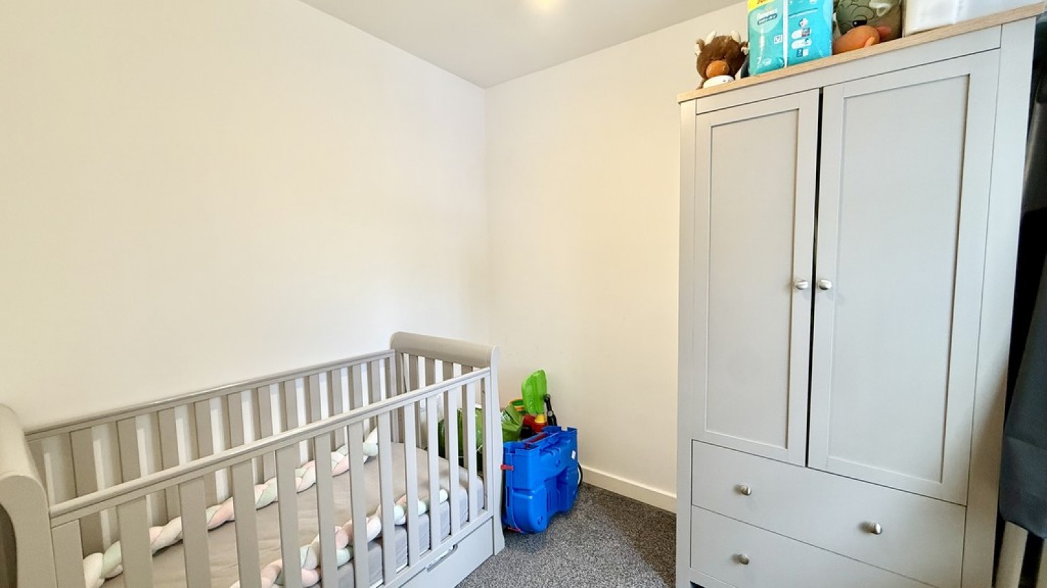 2 bedroom Bungalow for Sale Haynes Road, Westbury