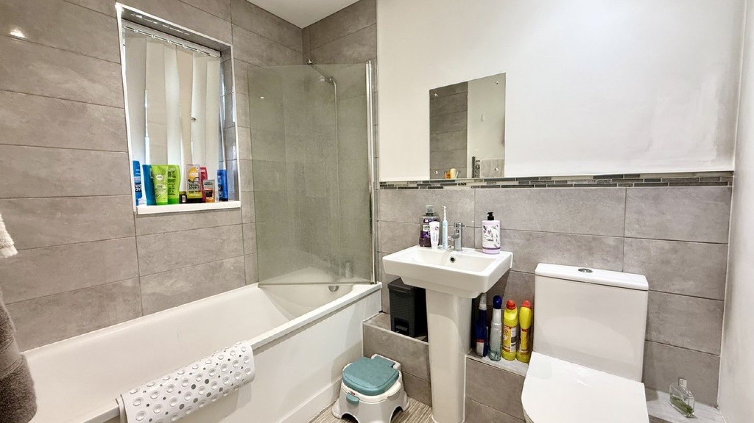 2 bedroom Bungalow for Sale Haynes Road, Westbury