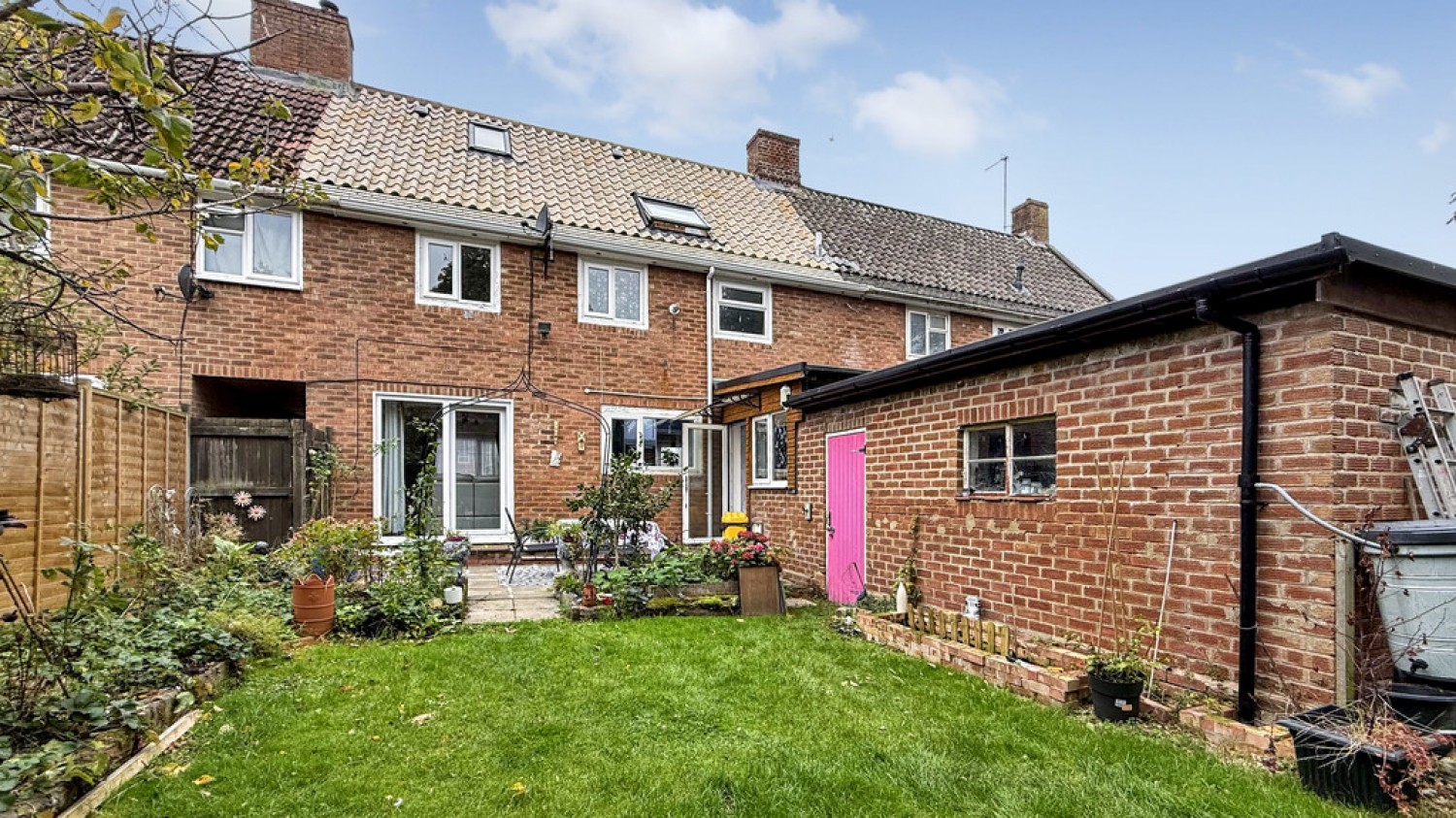 3 bedroom House for Sale The Circle, Dilton Marsh
