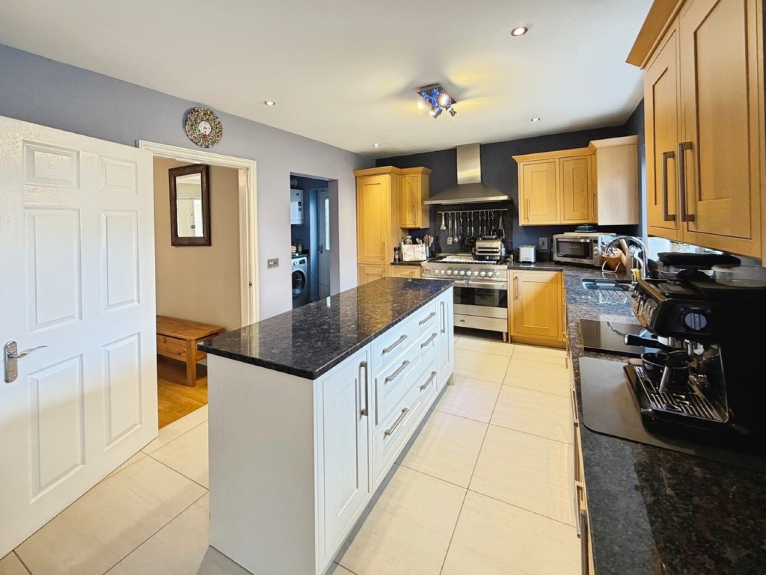 5 bedroom House for Sale Caspian Gardens, Westbury