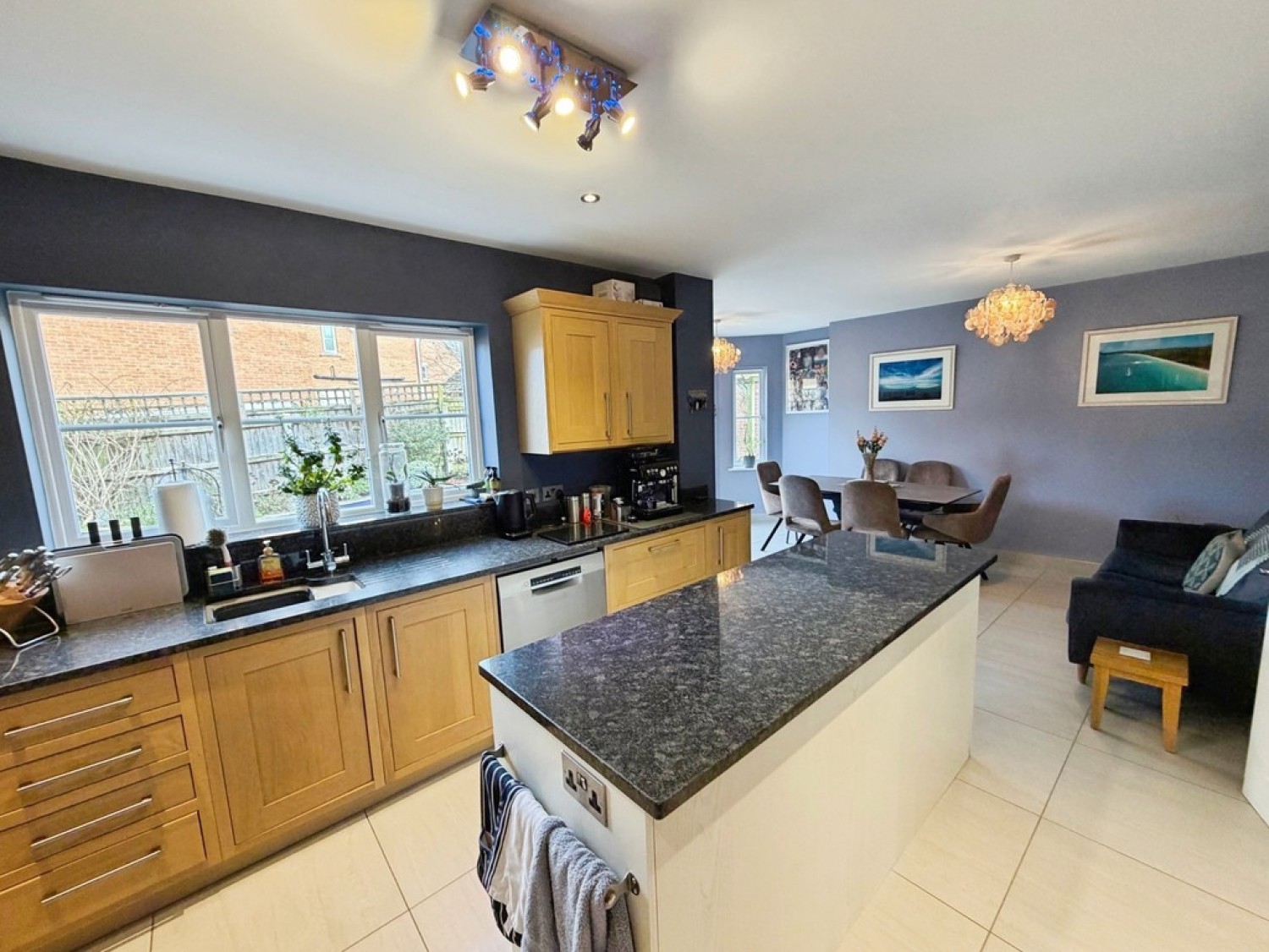 5 bedroom House for Sale Caspian Gardens, Westbury