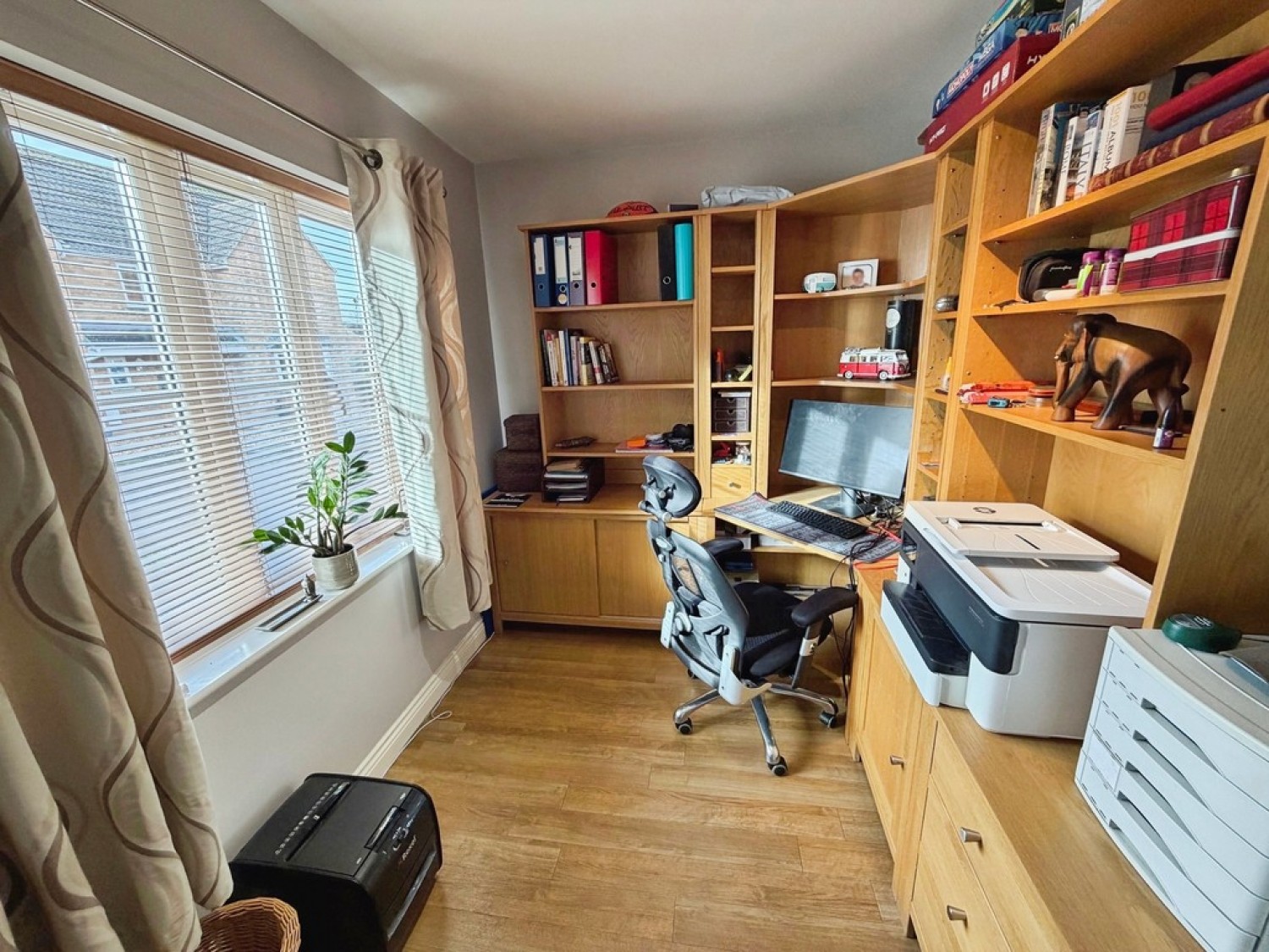 5 bedroom House for Sale Caspian Gardens, Westbury