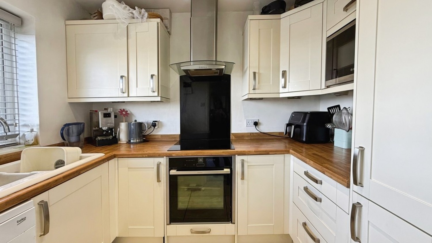 2 bedroom Bungalow for Sale Castle View, Westbury