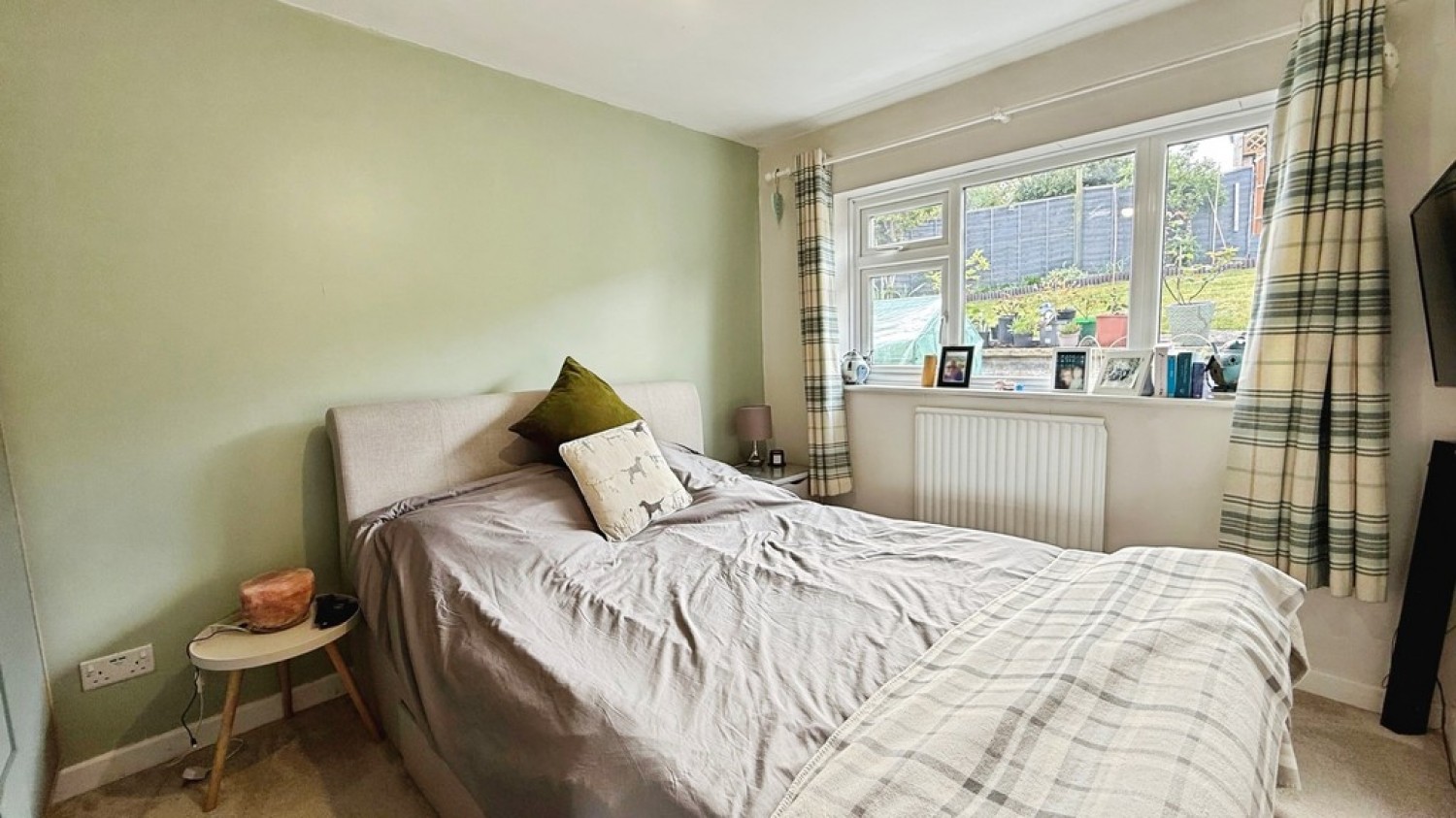 2 bedroom Bungalow for Sale Castle View, Westbury