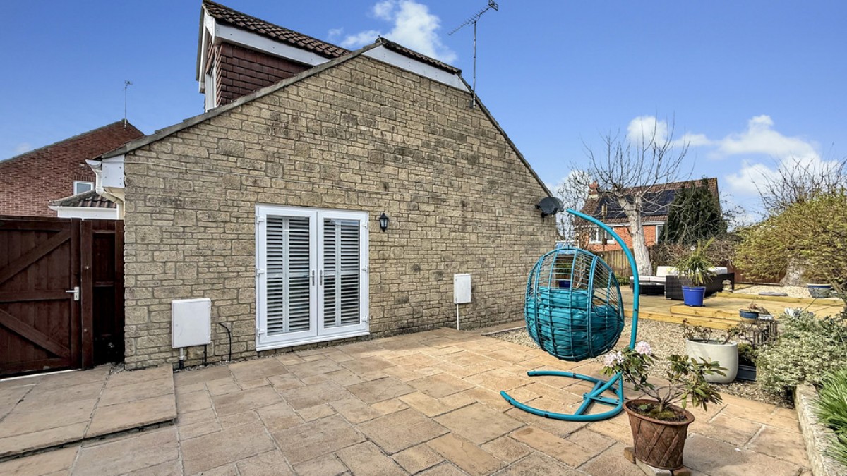 Kings Orchard, Warminster