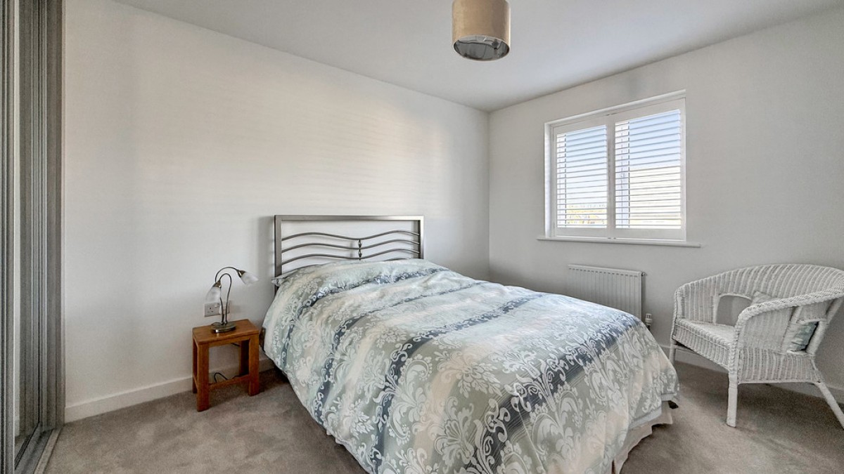 Saturn Close, Warminster