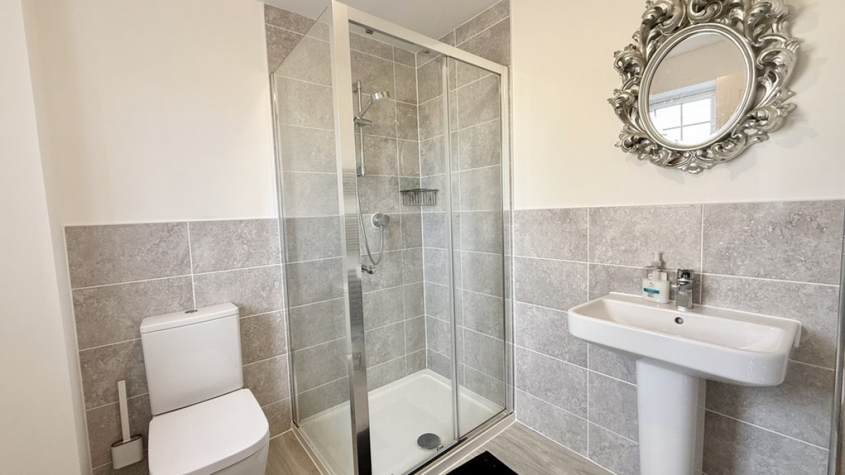 Saturn Close, Warminster