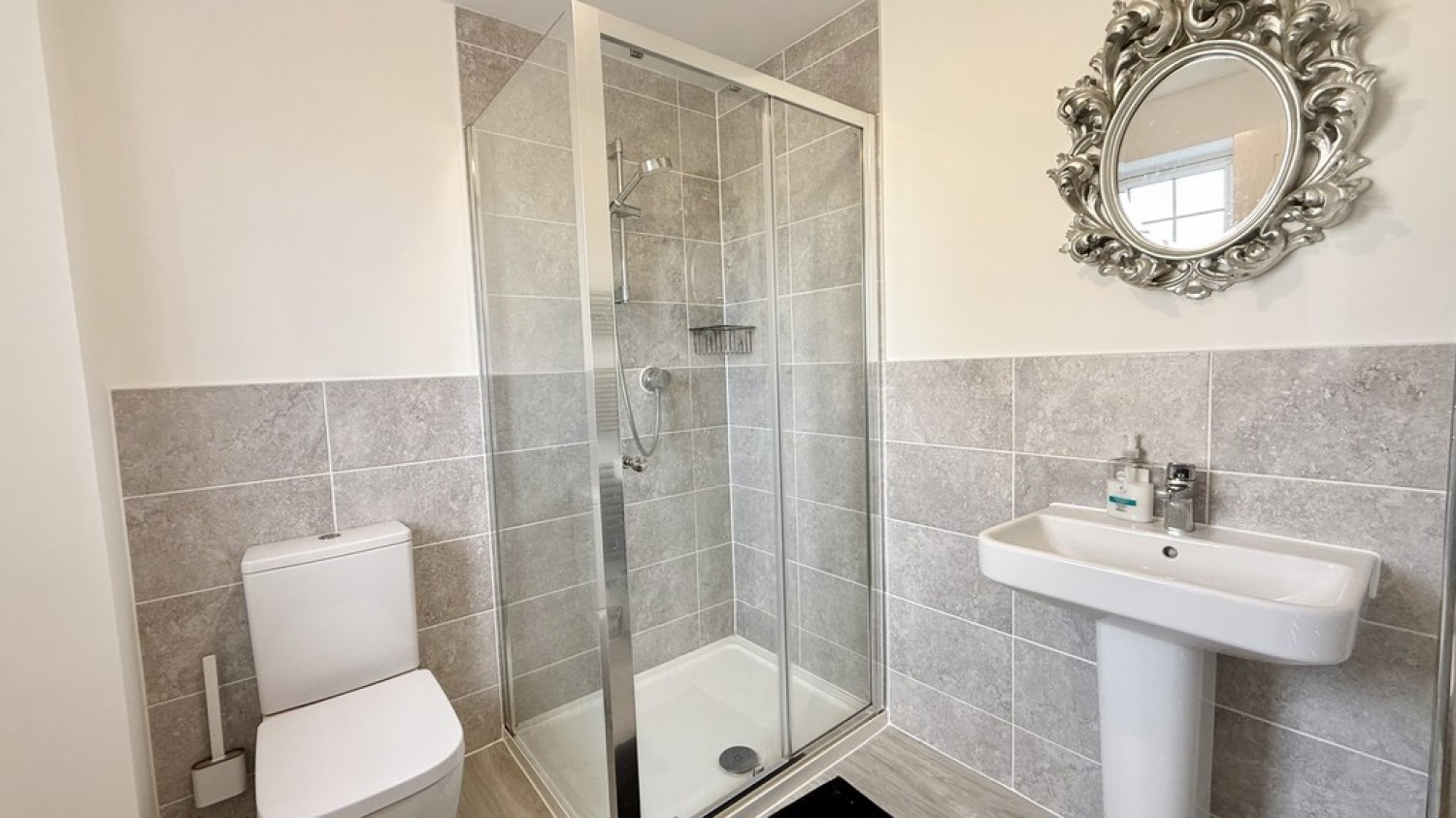 Saturn Close, Warminster