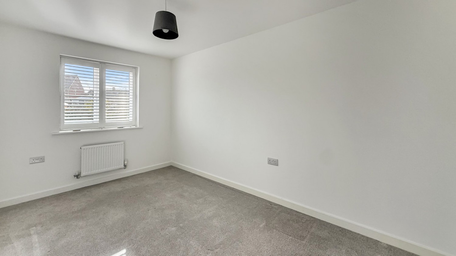 Saturn Close, Warminster