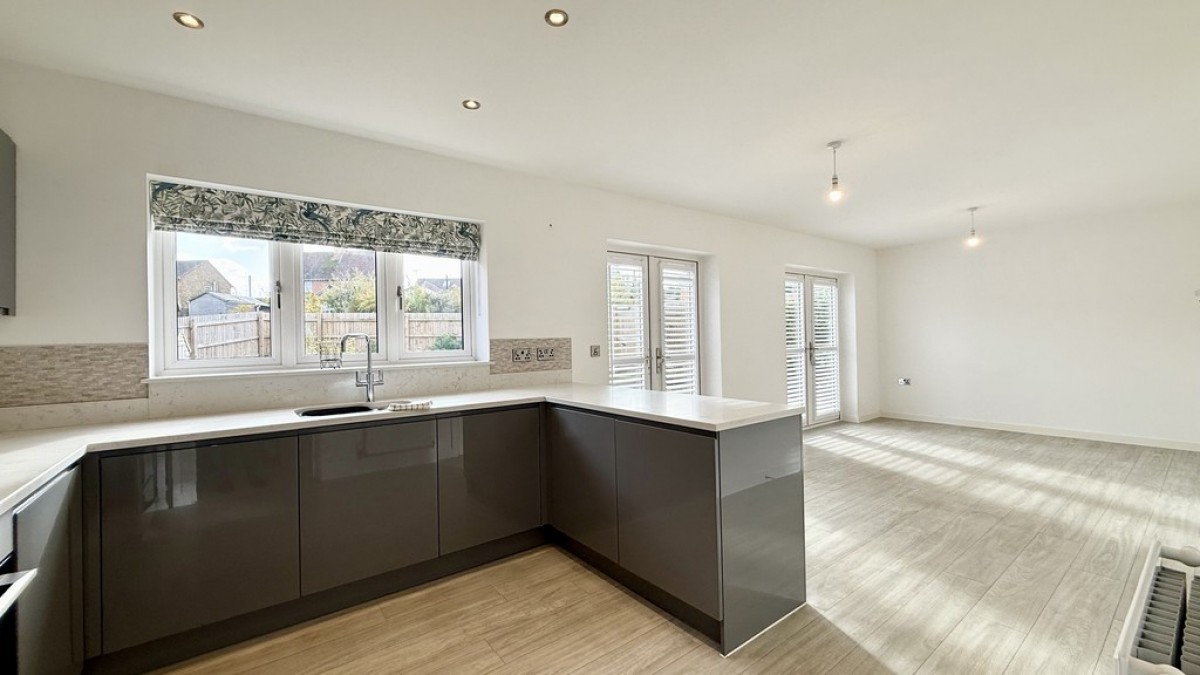 Saturn Close, Warminster