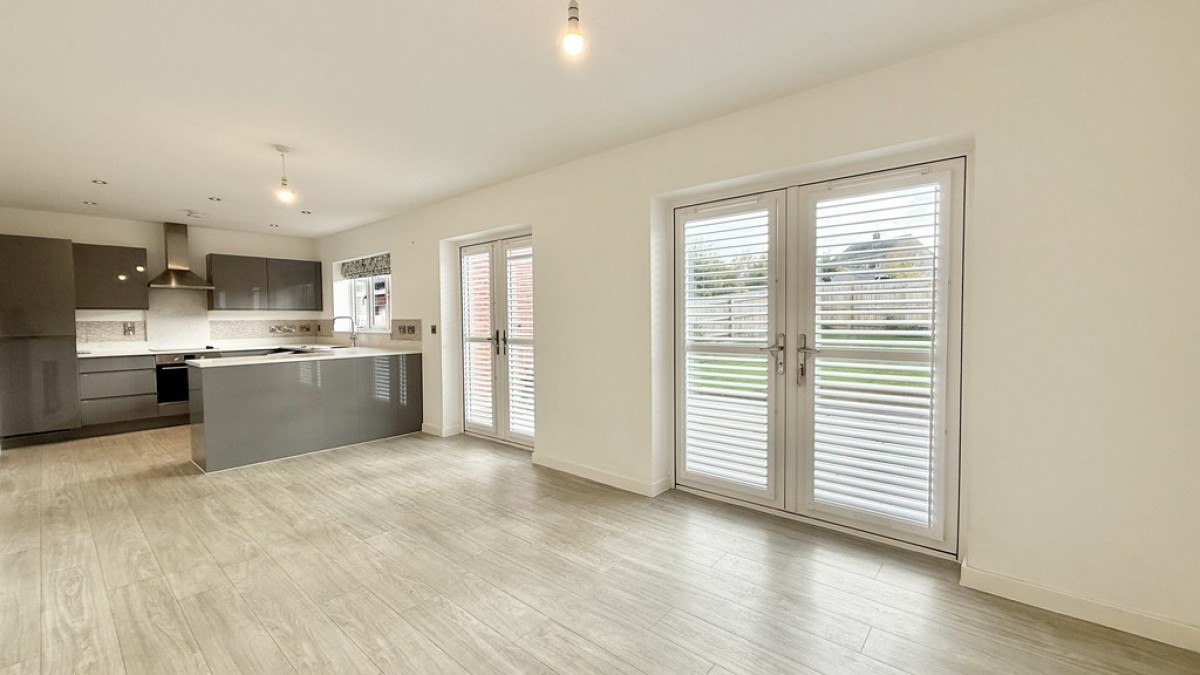 Saturn Close, Warminster