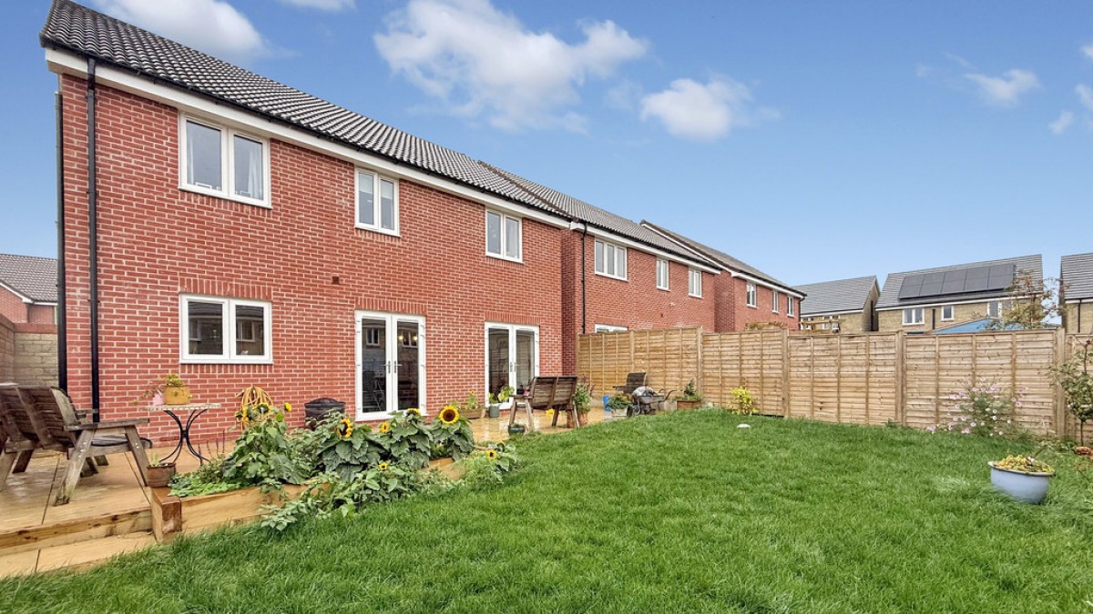 Saturn Close, Warminster