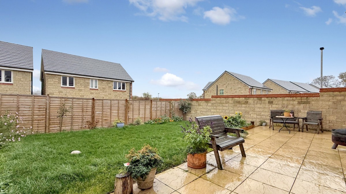 Saturn Close, Warminster