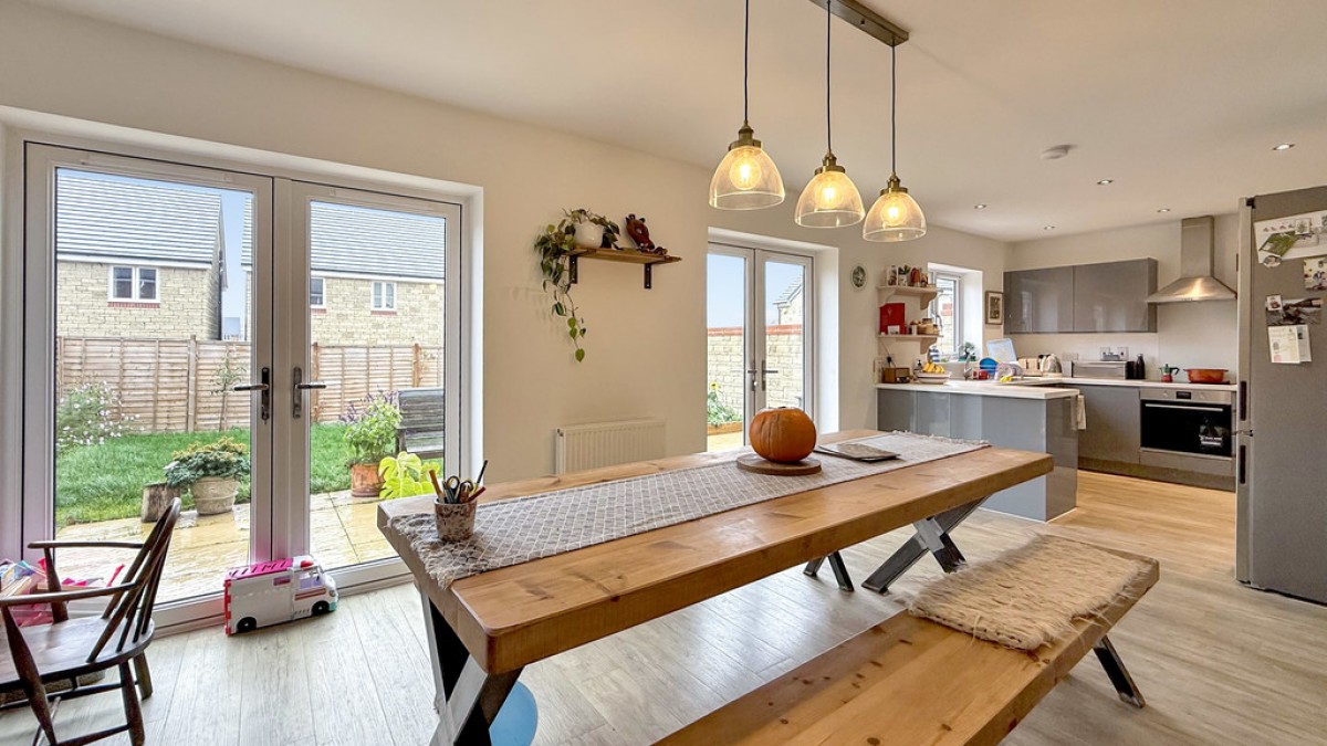 Saturn Close, Warminster