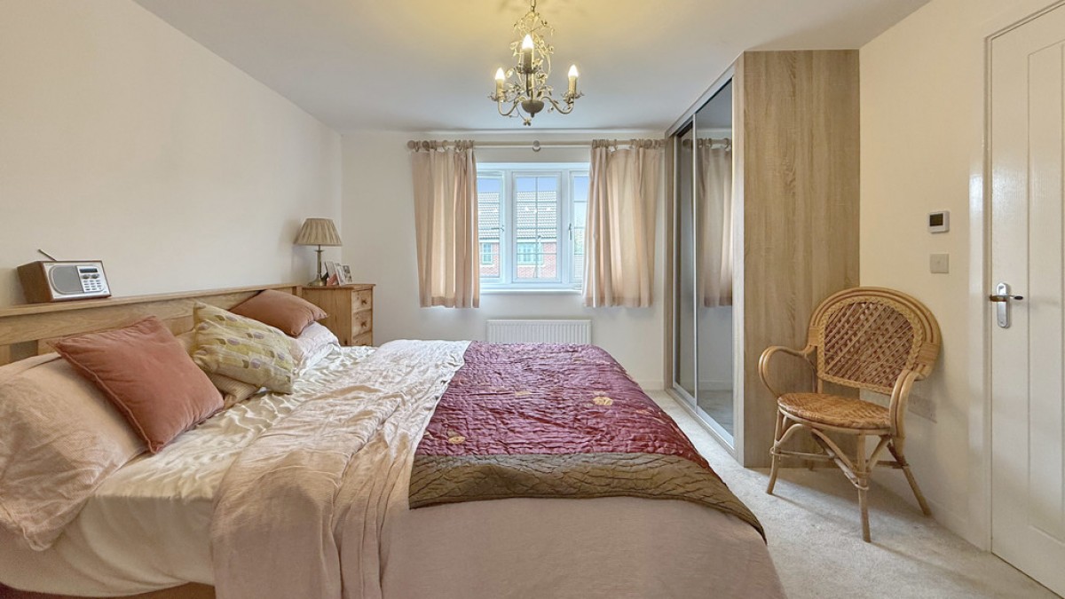 Saturn Close, Warminster