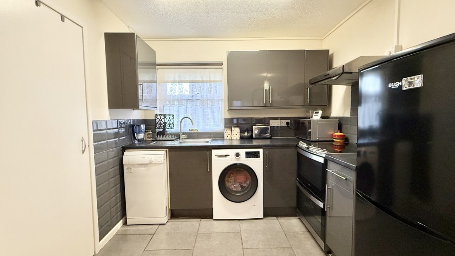 2 bedroom Flat for Sale Merlin Court, Oldfield Road
