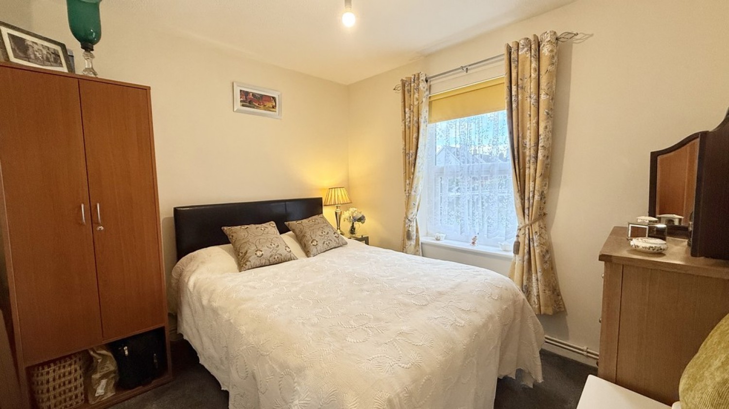 2 bedroom Flat for Sale Merlin Court, Oldfield Road