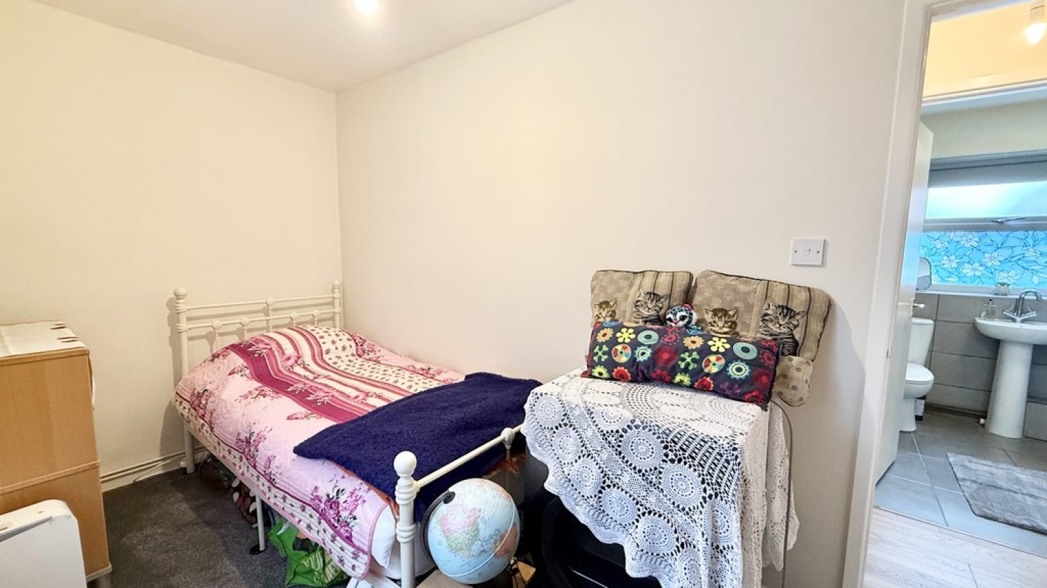 2 bedroom Flat for Sale Merlin Court, Oldfield Road