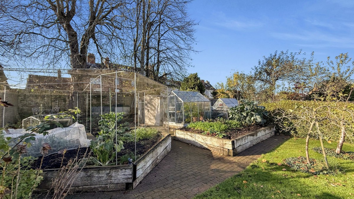 Bellefield Crescent, Trowbridge