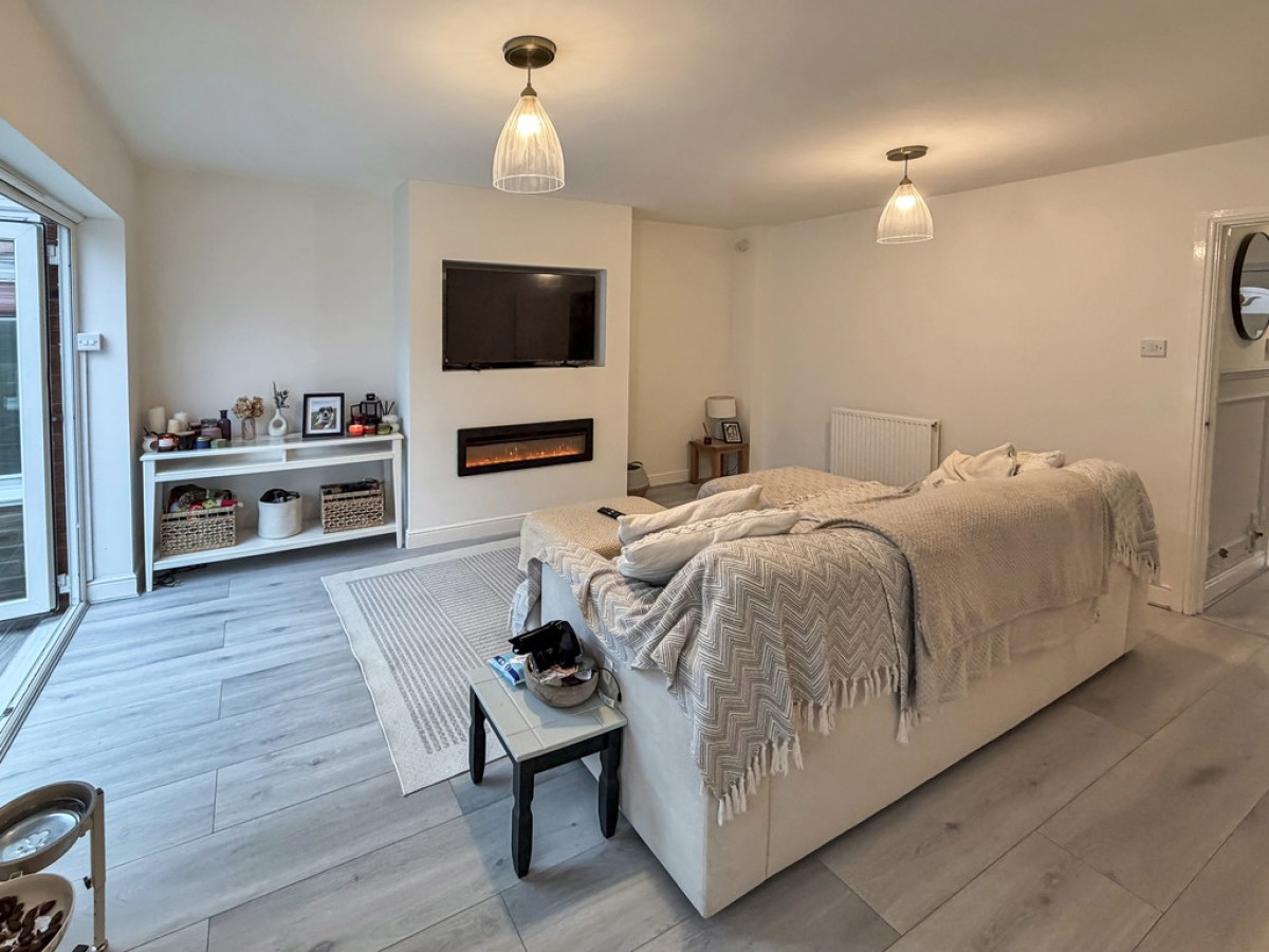 Cleveland Way, Westbury