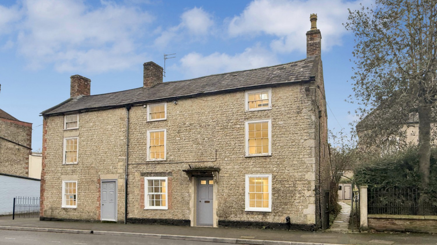 3 bedroom House for Sale Silver Street, Warminster