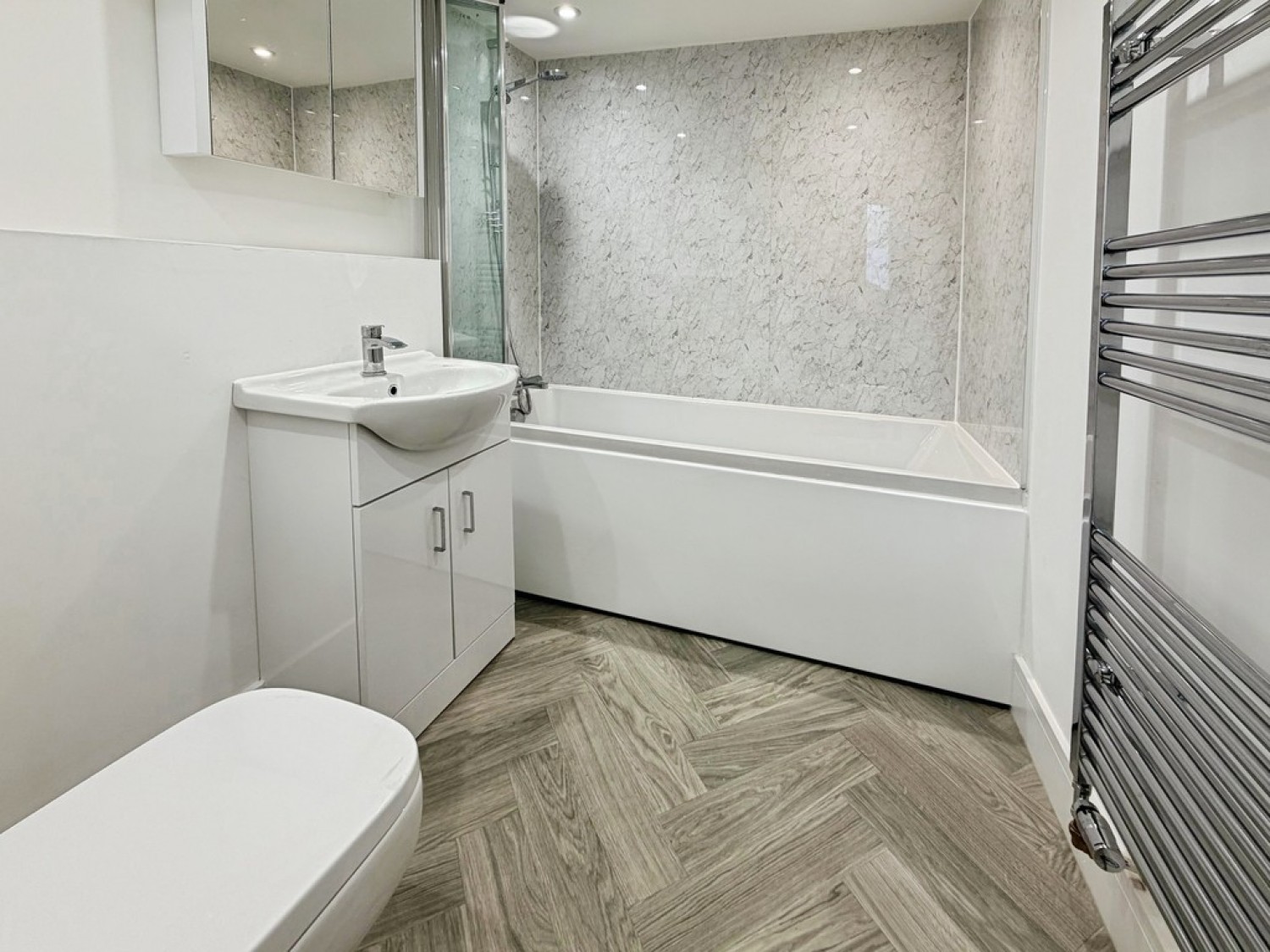 3 bedroom House for Sale Silver Street, Warminster