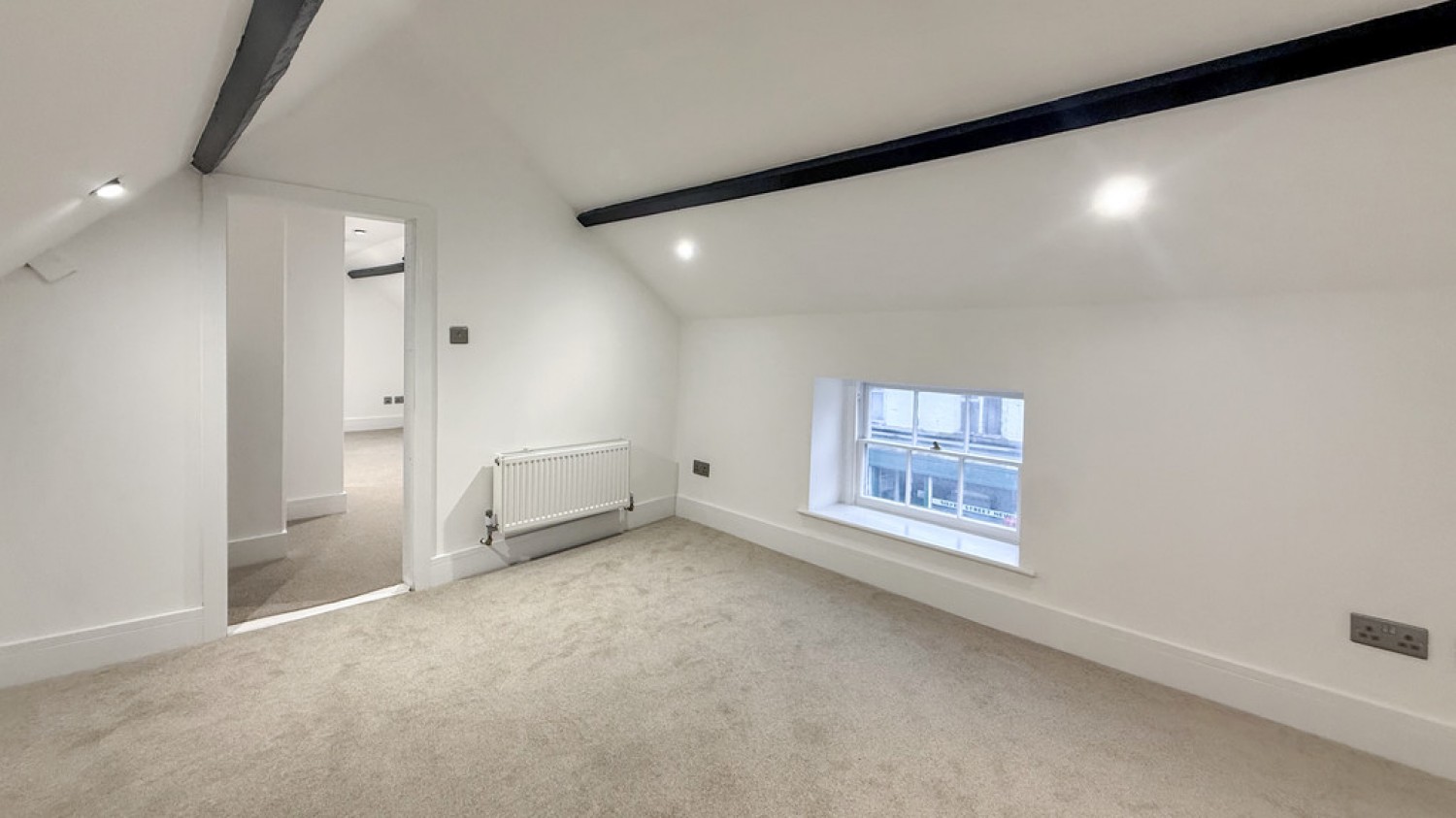 3 bedroom House for Sale Silver Street, Warminster