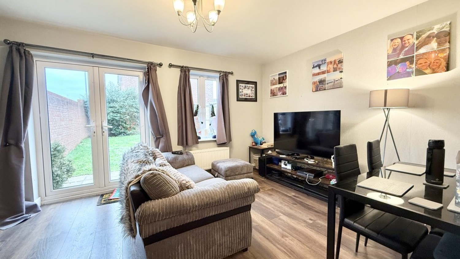 2 bedroom House in Sandalwood Road, Westbury