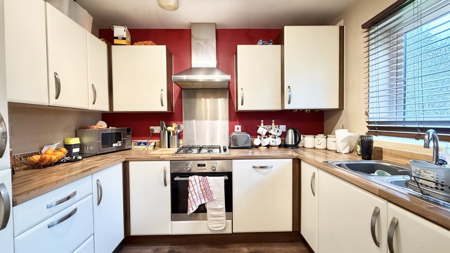 2 bedroom House in Sandalwood Road, Westbury