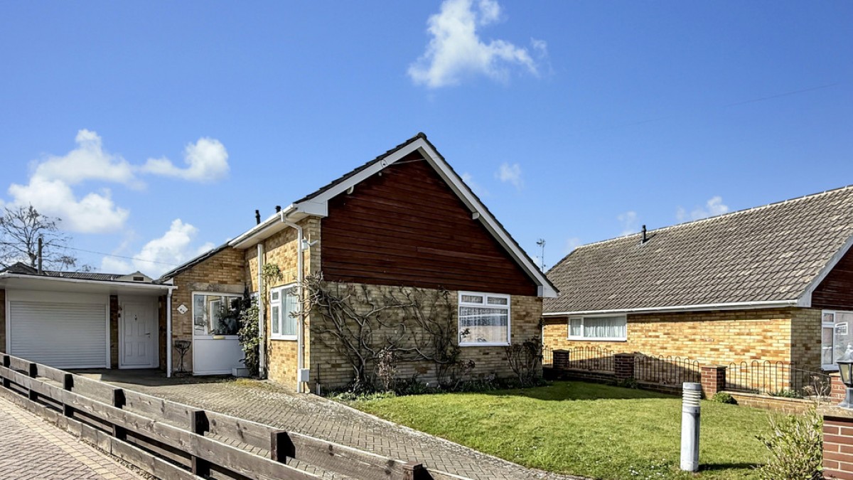 Highbury Park, Warminster