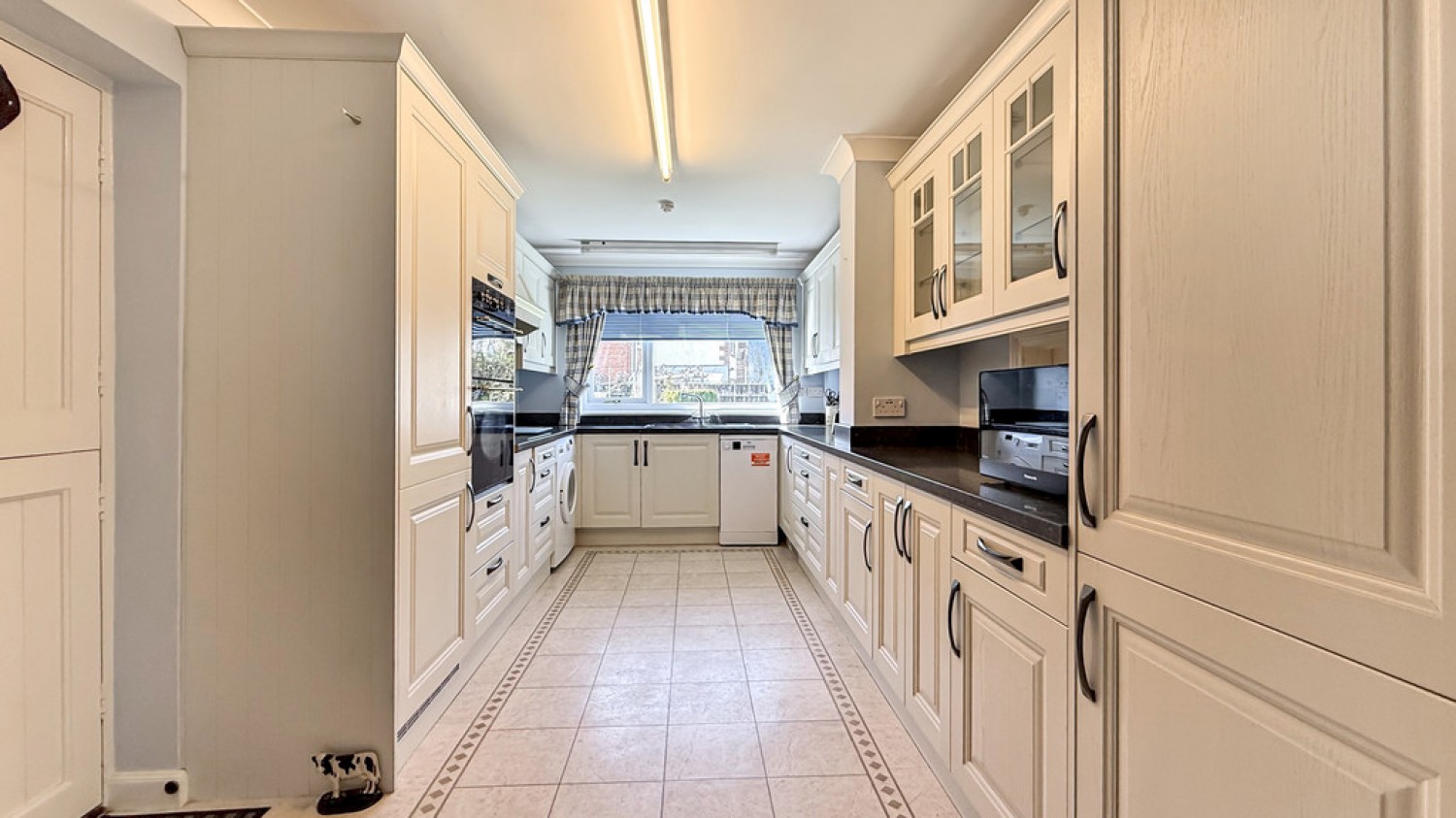 3 bedroom Bungalow for Sale Highbury Park, Warminster