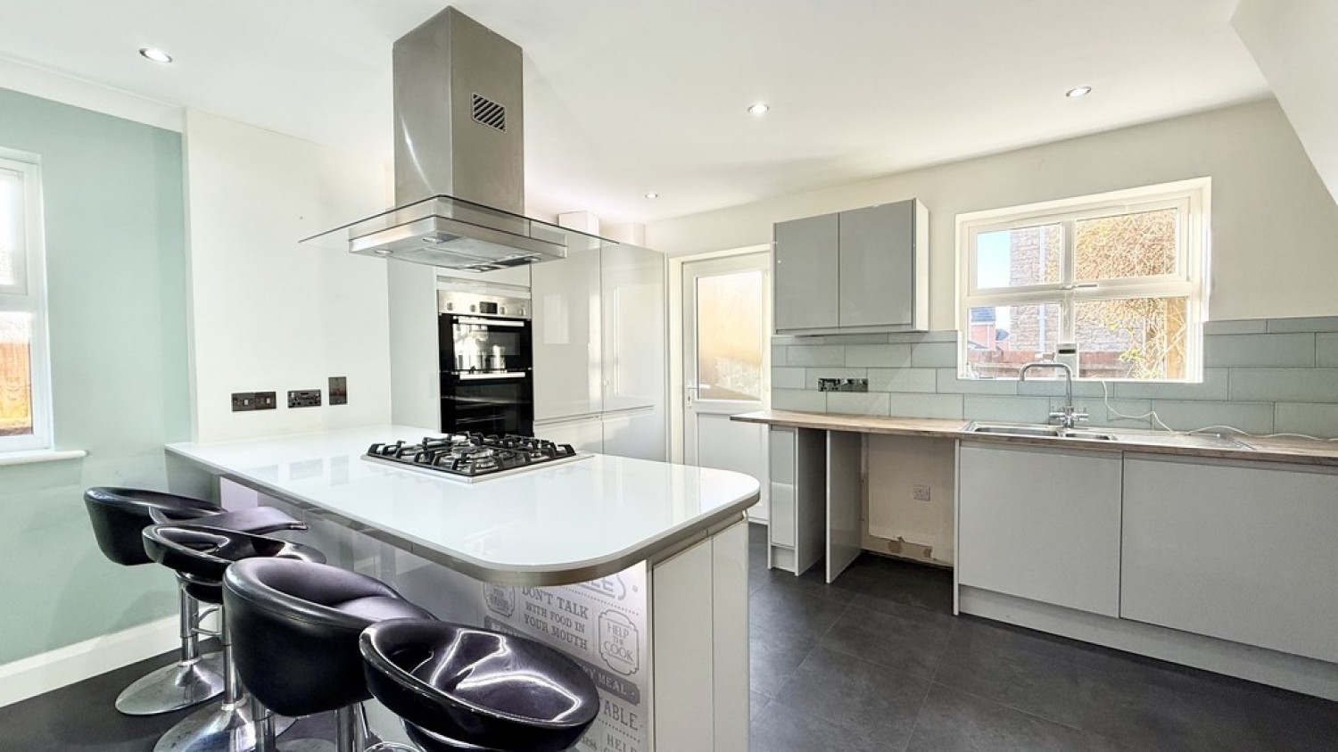 3 bedroom House in Exmoor Road, Westbury