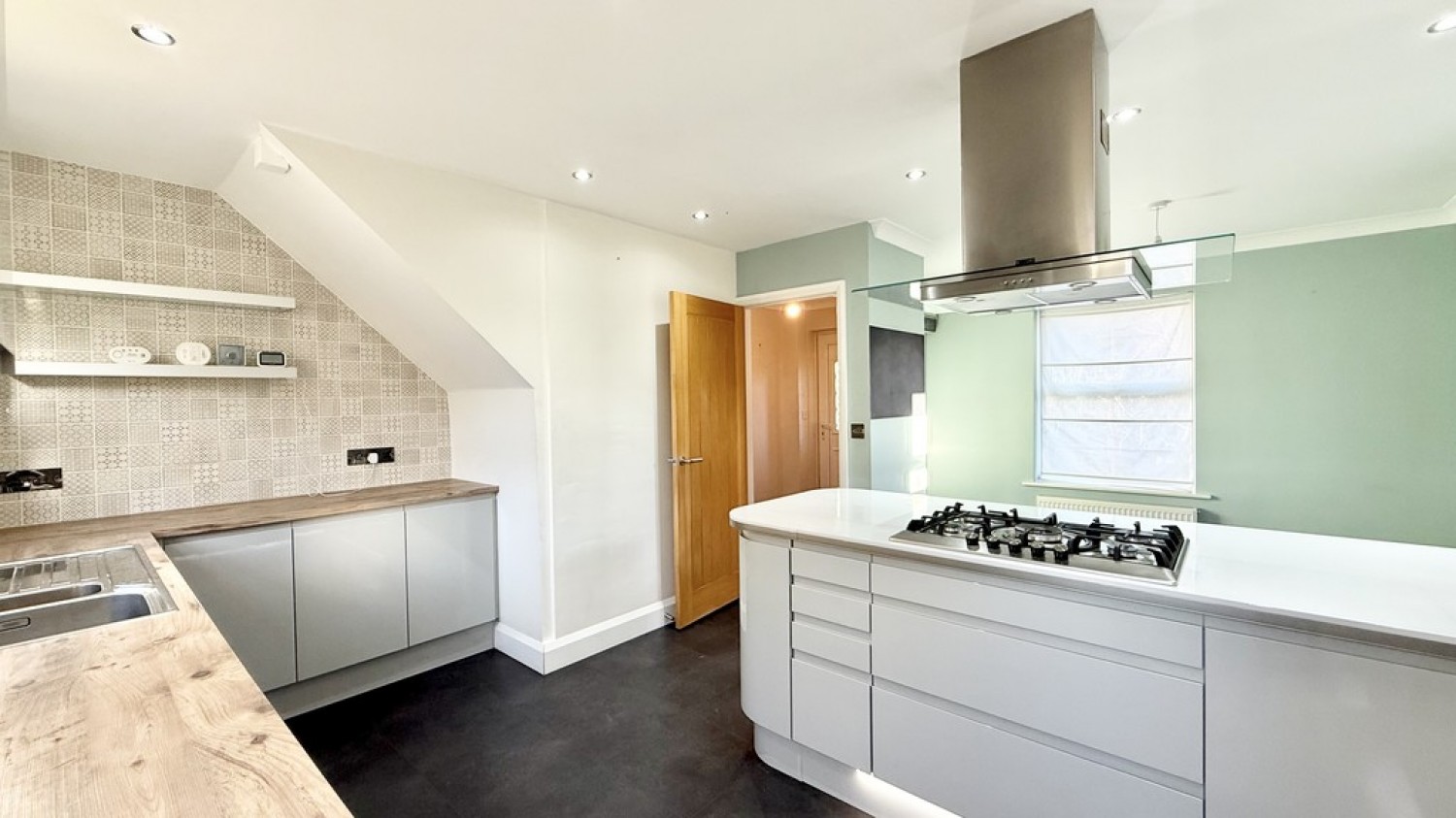 3 bedroom House in Exmoor Road, Westbury