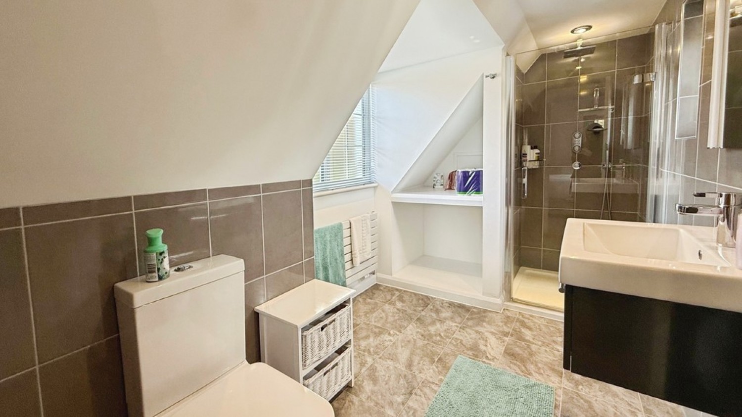 3 bedroom House in Lower Road, Bratton