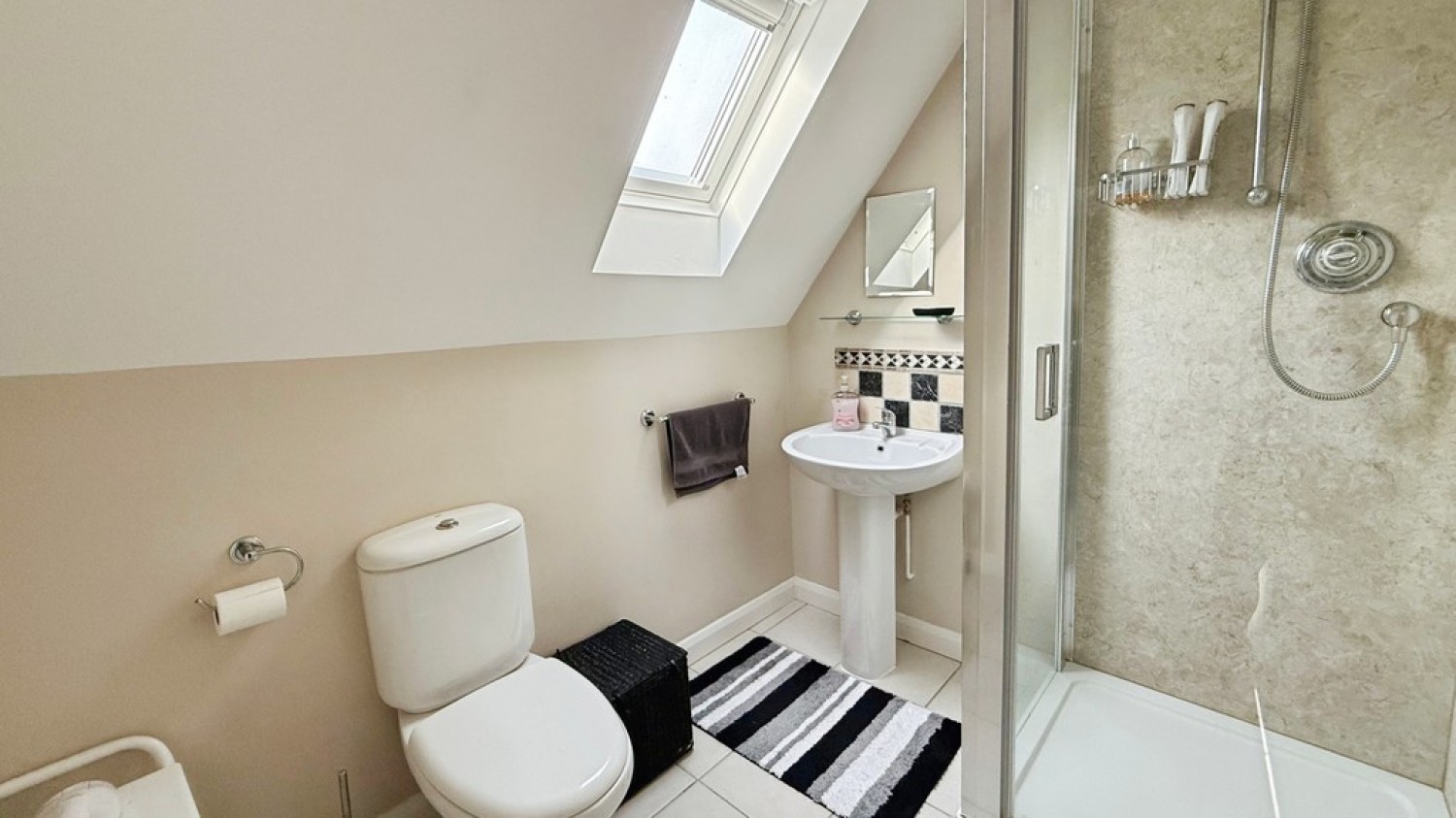 3 bedroom House in Lower Road, Bratton