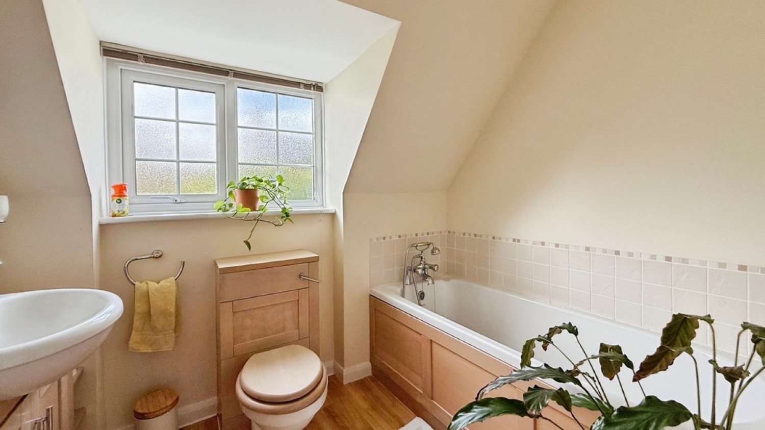 3 bedroom House in Lower Road, Bratton