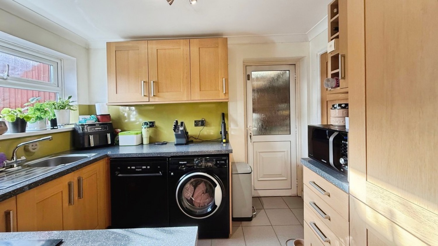 3 bedroom House in Queens Gardens, Trowbridge