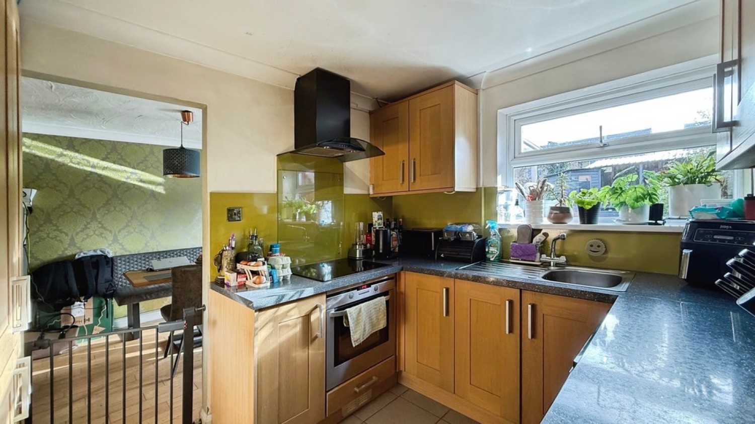 3 bedroom House in Queens Gardens, Trowbridge