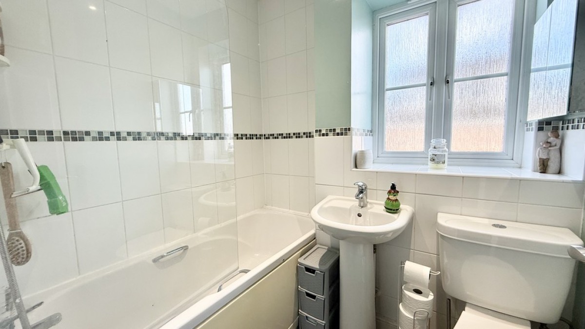 Chestnut Tree Gardens, Warminster