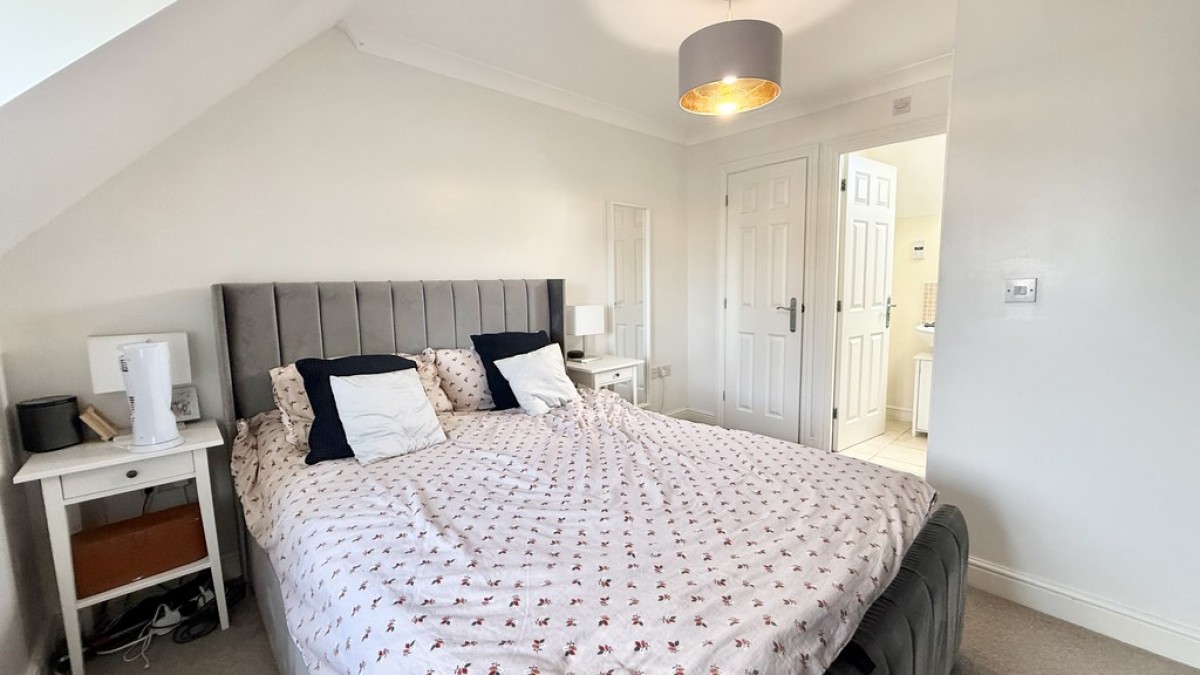 Chestnut Tree Gardens, Warminster