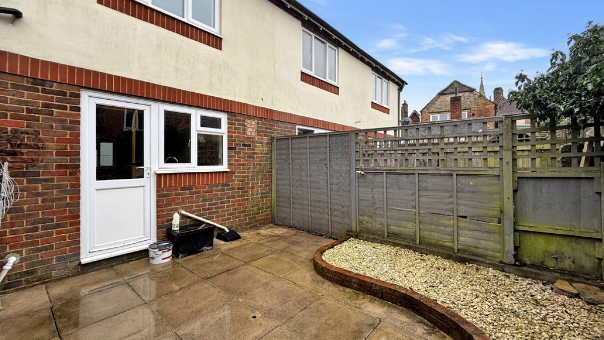 North Row, Warminster